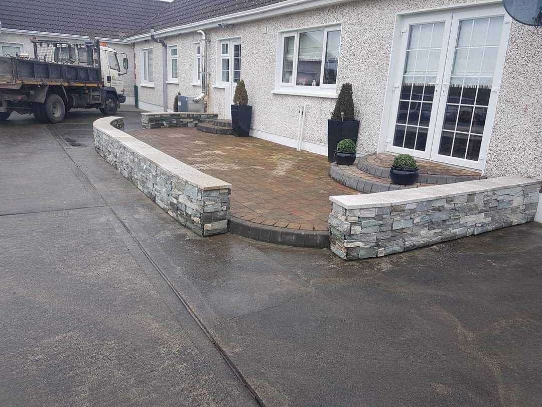 Garden feature wall